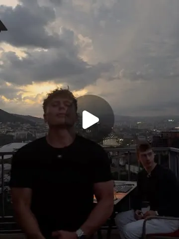 Reel von Philipp Prinz: Rückblick auf vier Wochen Georgien, Dachterrasse am Abend