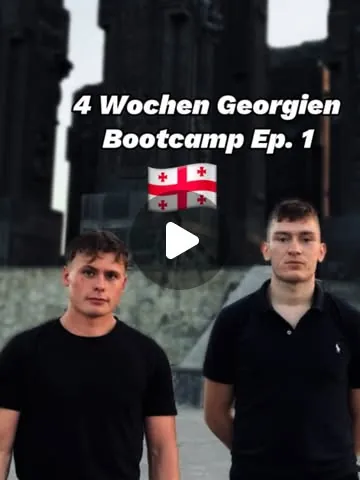 Reel „4 Wochen Georgien Bootcamp, Ep. 1“: Philipp Prinz und Max vor einem Denkmal in Georgien
